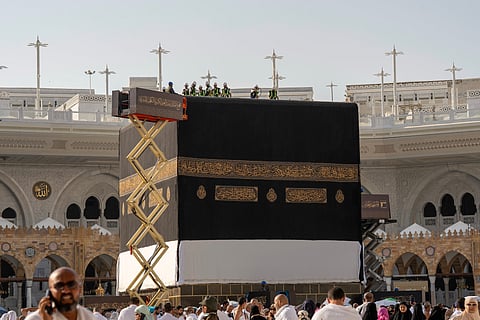 تهيئة كسوة الكعبة المشرفة
