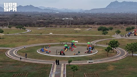 ممشى البلدية بمحافظة الحرث.. متنفسٌ سياحي يعكس جمال الطبيعة الجبلية بجازان