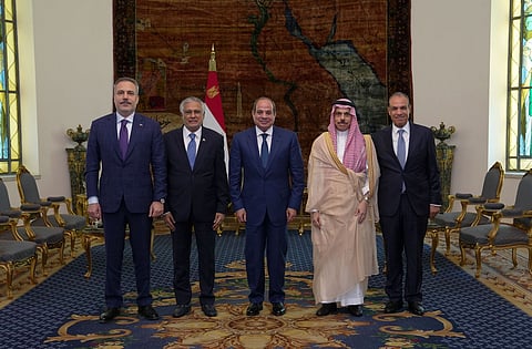 الرئيس المصري يستقبل الأمير فيصل بن فرحان ووزراء خارجية باكستان ومصر وتركيا
