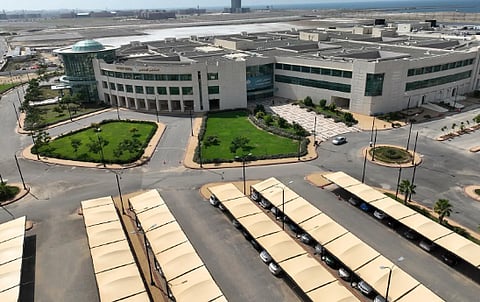 جامعة جازان تستقطب الكفاءات الوطنية لشغل عدد من الوظائف بالمدينة الطبية 