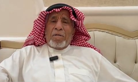 ضيف الله التميمي.. مواطن يروي ذكريات مشاركته في توسعة الحرم المكي وشق طريق الهدا قبل 69 عامًا

