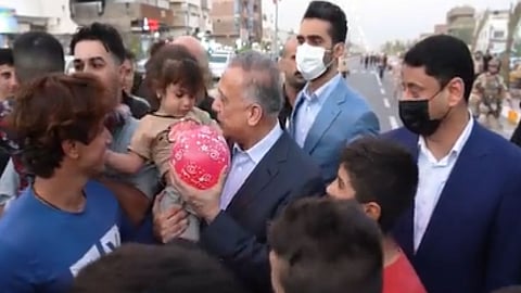 مقطع يوثق أول ظهور ميداني للكاظمي بعد محاولة الاغتيال