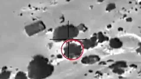 مقطع يوثق استهداف التحالف آليات وعناصر الحوثي بمأرب.. ومقتل 120 «إرهابيًا»