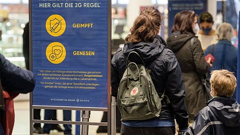 أوميكرون.. استشاري: 3 إجراءات تُساعد على مواجهة متحور كورونا الجديد