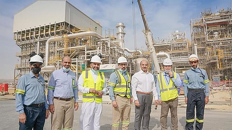 نائب وزير الصناعة يتفقد المشاريع الصناعية والتعدينية في «رأس الخير»