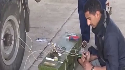 فيديو يوثق تحويل الحوثي مطار صنعاء إلى مركز لإطلاق الصواريخ الباليسيتة والمسيرات