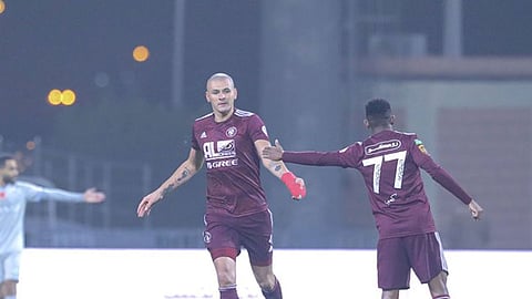 الفيصلي يصعق الهلال بهدف في الشوط الأول