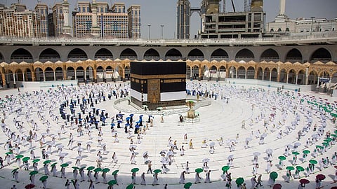 شؤون الحرمين توفر 11 روبوتاً لتعقيم المسجد الحرام