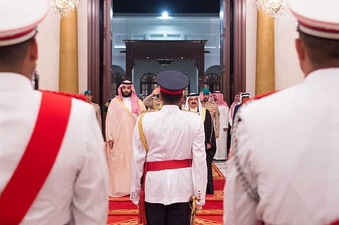 سفير المنامة بالرياض: البحرين ملكًا وحكومة وشعبًا تتشرف بزيارة ولي العهد