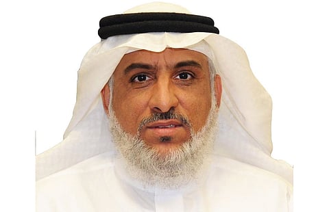 الرئيس التنفيذي للهيئة الملكية في ينبع يوقِّع 5 عقود تنموية