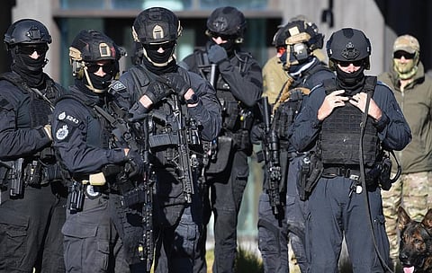 الشرطة الأسترالية تقتحم منزلًا محاصرًا لإنقاذ امرأة