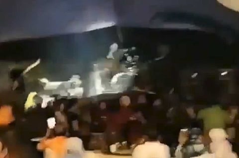 بالفيديو.. لحظة اجتياح تسونامي إندونيسيا حفل فرقة محلية لموسيقى البوب