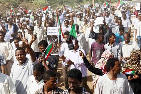 تطورات جديدة في الاحتجاجات السودانية اليوم.. والبشير: سنخرج من الأزمة