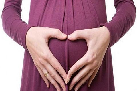 طبيبة نساء توضِّح سبب أكل حوامل للتراب والصابون