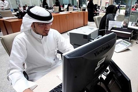 شروط ابتعاث الموظفين وعقوبات مخالفيها في لائحة الخدمة المدنية الجديدة