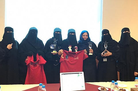 بالصور.. تخريج أول دفعة من الفتيات في الإنقاذ والسلامة المائية