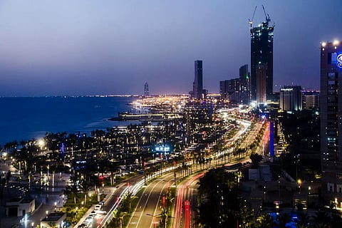 حدث في جدة ..إعلان توظيف يشترط على النساء «كشف الوجه» بهدف «جلب الزبائن»!