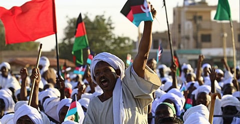آلاف السودانيين يتحدّون «الطوارئ» ويخرجون للشوارع وسط حملة اعتقال واسعة