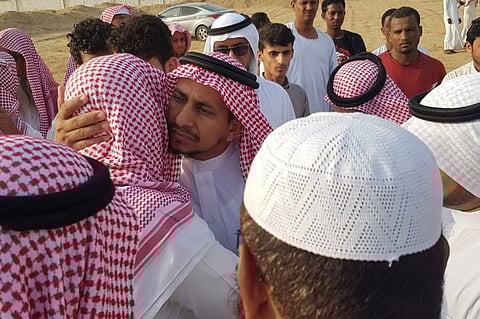 الأحوس ينقل تعازي وزير التعليم لذوي الطالب المحنشي المتوفى بحادث الحد الجنوبي
