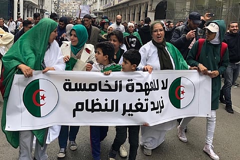 الجزائر بين حشود الشوارع ورسالة بوتفليقة.. مَنْ يحسم المواجهة؟