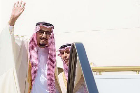 الديوان الملكي: خادم الحرمين يغادر إلى تونس