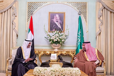 خادم الحرمين يبحث مع حاكم الفجيرة مجالات التعاون الثنائي