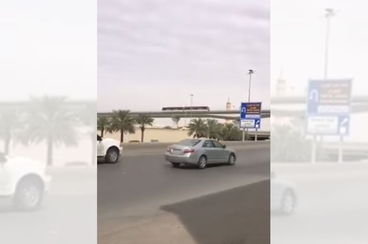 بالفيديو.. لحظة انطلاق تجارب قطار الرياض على تقاطع الدائري الشرقي