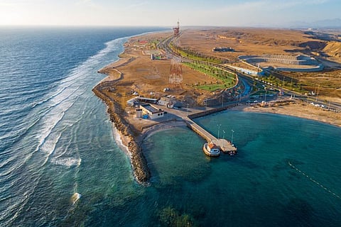 بالصور.. شواطئ الوجه تستعد للإجازة الصيفية.. مشاهد خلابة تنتظر عاشقيها
