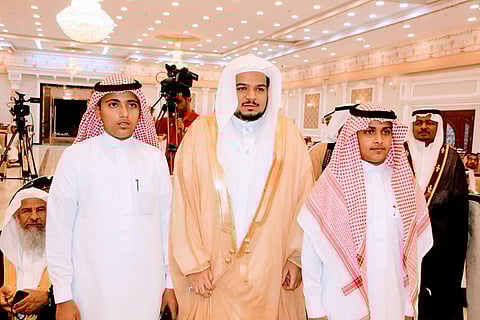 بالصور.. أعيان وقبائل «أشراف آل علي» تُكرِّم بركات الخيراتي