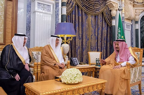 خادم الحرمين يمنح الدكتور نزار مدني «وشاح الملك عبدالعزيز»