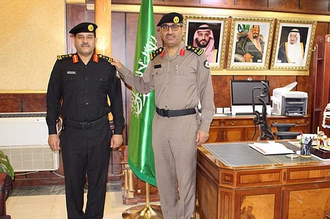 مدير شرطة تبوك يقلد العقيد العطوي رتبته الجديدة