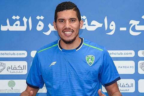 بالصور.. المغربي سعدان لاعبًا بصفوف الفتح لمدة عامين