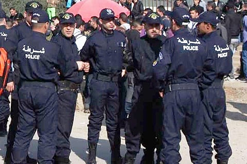 إحراق مركز شرطة بعد مقتل شاب بالجزائر