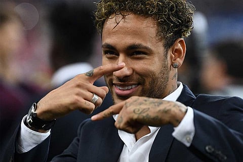 المدعية على نيمار باغتصابها تتهمه بتعاطي المخدرات