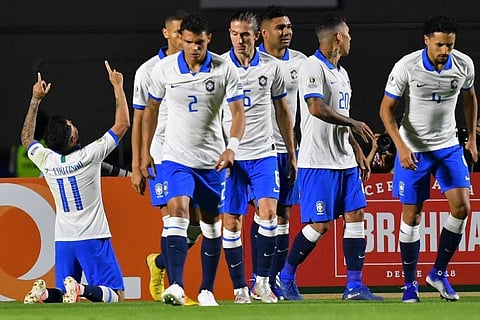 البرازيل بـ«الزي الأبيض».. تكريمٌ لأبطال اللقب الأول ومصدر تشاؤم جماهيري