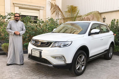 بكر أزهر يختبر سيارة جيلي X7 سبورت 2019