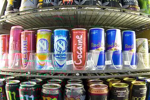 دراسات علمية توضح أضرار مشروبات الطاقة على الأطفال والمراهقين