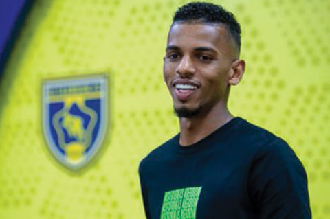 بالصور.. الدولي أحمد عسيري تعاوني لمدة 3 سنوات