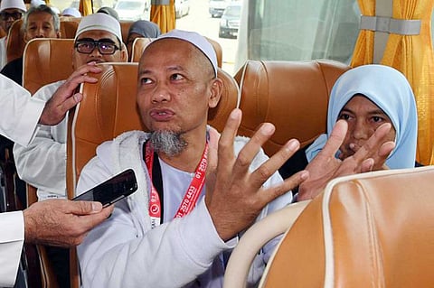 بالصور.. وصول أول رحلة حج من ماليزيا إلى المدينة المنورة ضمن «طريق مكة»