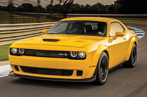 ما سبب صعوبة تعديل دودج تشارجر وتشالنجر؟