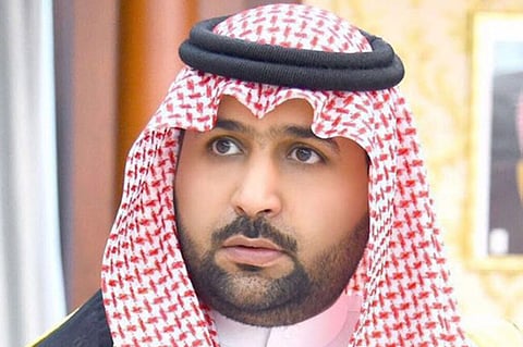 نائب أمير جازان ينقل تعازي القيادة لوالد وذوي الشهيد حسين خبراني