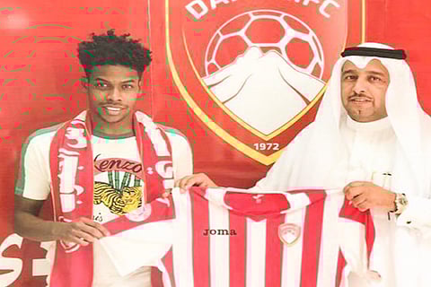 «ضمك» يتعاقد مع سامي كسار