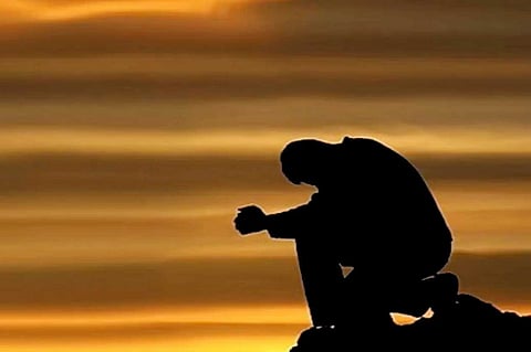 خالد النمر: 5 أضرار خطيرة يسببها الحزن على صحة الإنسان