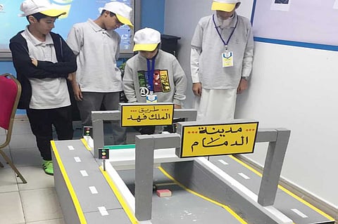 موهوبو تعليم الشرقية يصممون مظلات هبوط الطائرات وروبوت الإنقاذ من داخل الأنفاق