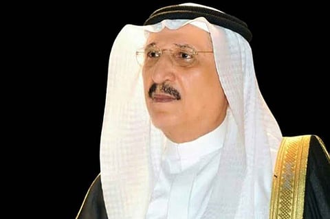 أمير منطقة جازان يعزي والد وأسرة الشهيد «الصميلي»