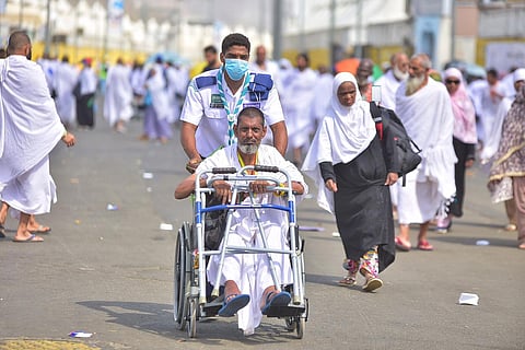 بالصور.. رجال الكشافة يرشدون 37 ألف حاج تائه يوم عيد الأضحى