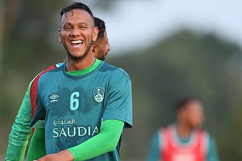 دي سوزا يُطالب جماهير الأهلي بدعم سعيد المولِّد