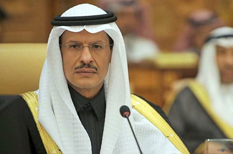 الأمير عبد العزيز بن سلمان.. صقر النفط السعودي ينجح باقتدار في أولى مهامه