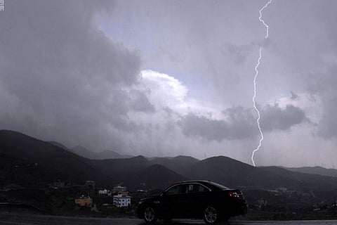 «الحصيني» يحدد موعد حالة مناخية مبشرة ومنخفض جوي نادر