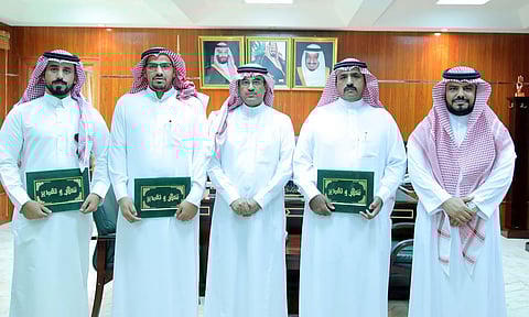 بالأسماء.. «مدير تعليم الجوف» يُكرم الفائزين بمسابقة يوم المعلم